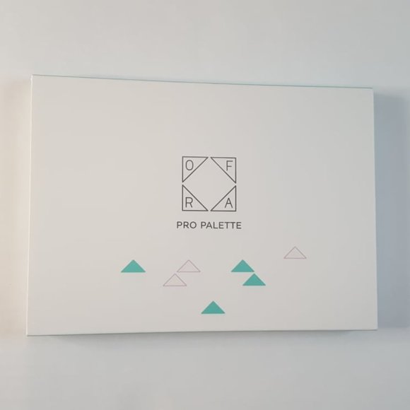 OFRA Glow Into Winter Pro Full Size Face Eyeshadow Highlighter Palette NEW $99 - Picture 3 of 4